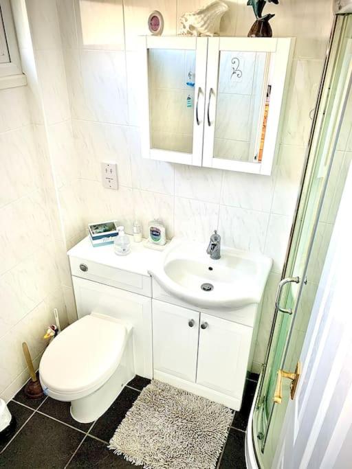Classic Seaside Holiday Home in Hemsby view 5