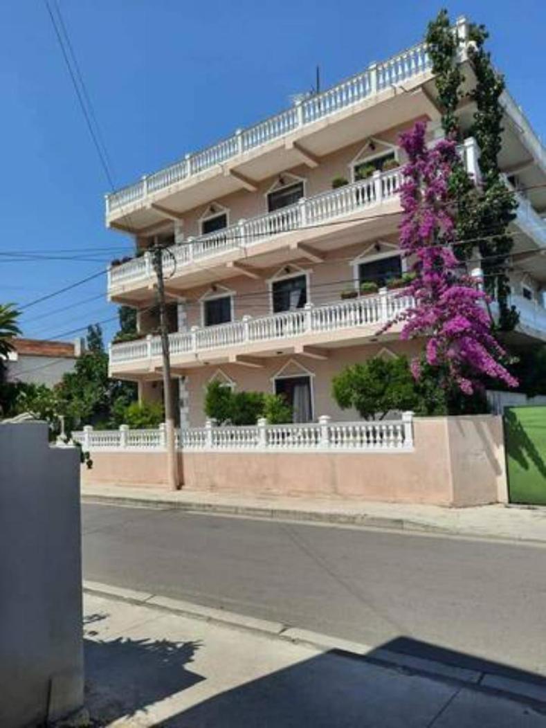 Vila Lika Durres