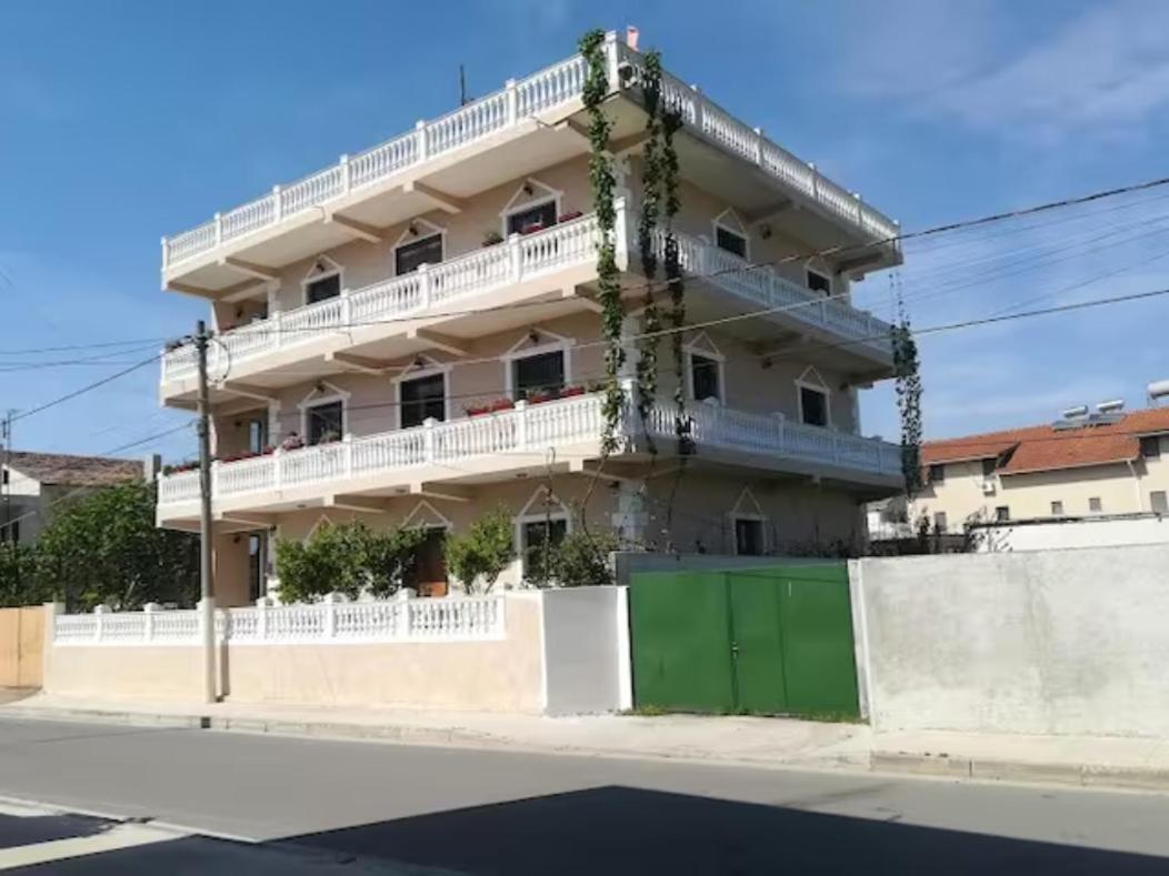 Vila Lika Durres