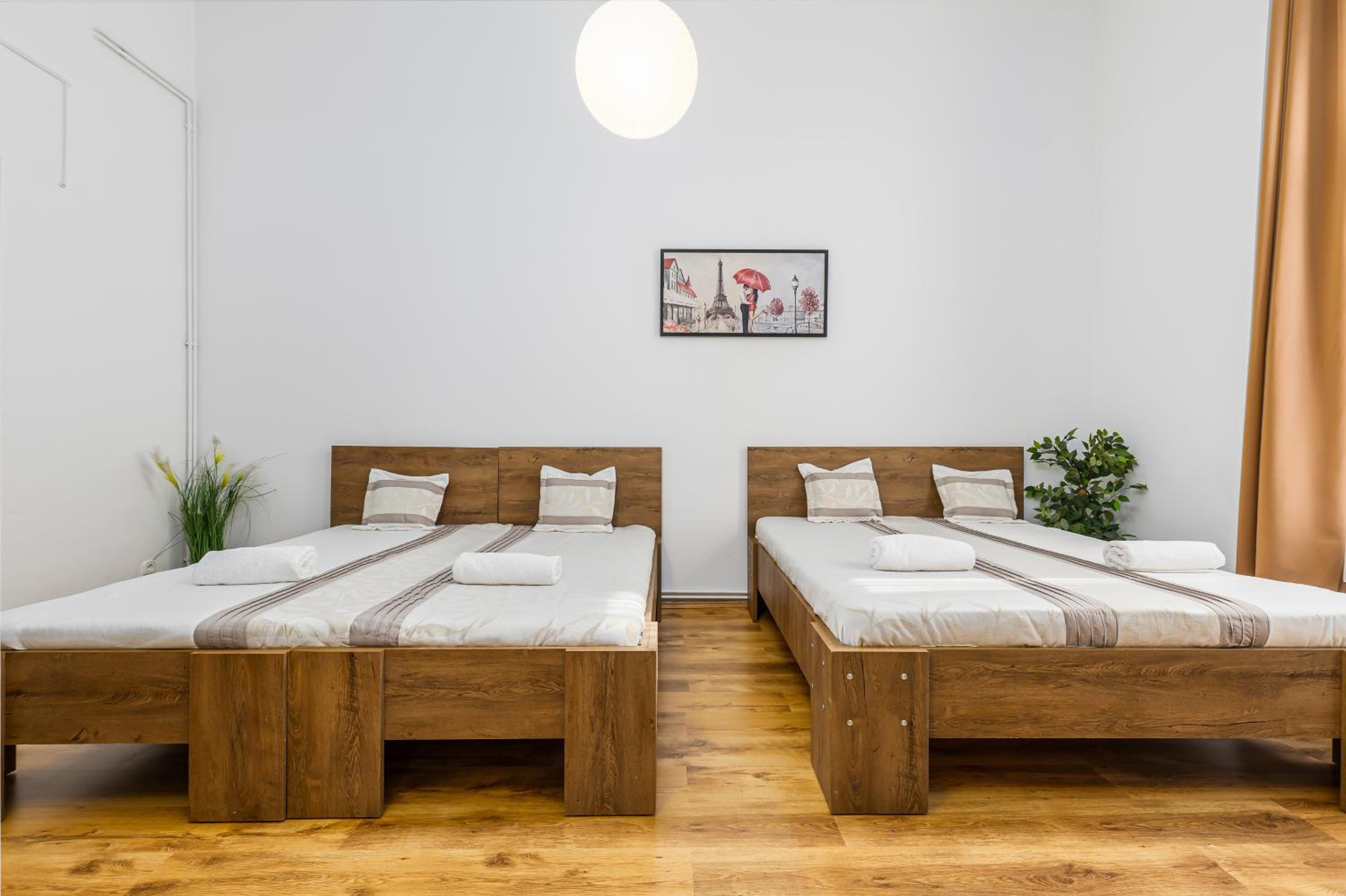 Real Apartments Lovag