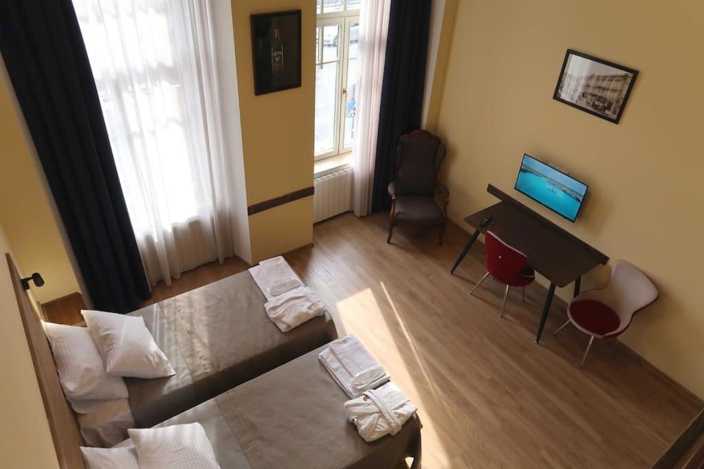 Opera Garden Apartment 2 in Tbilisi center view 5