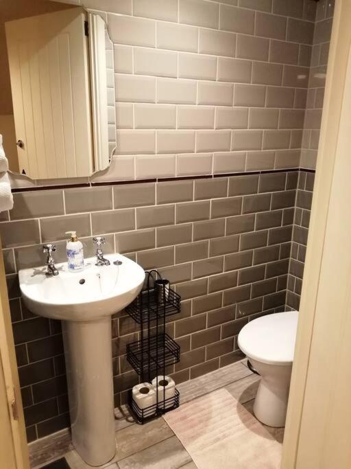 1 Bed cottage The Stable at Llanrhidian Gower with sofa bed for additional guests view 5