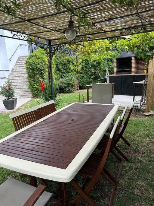 Pool-side chic studio in beautiful countryside