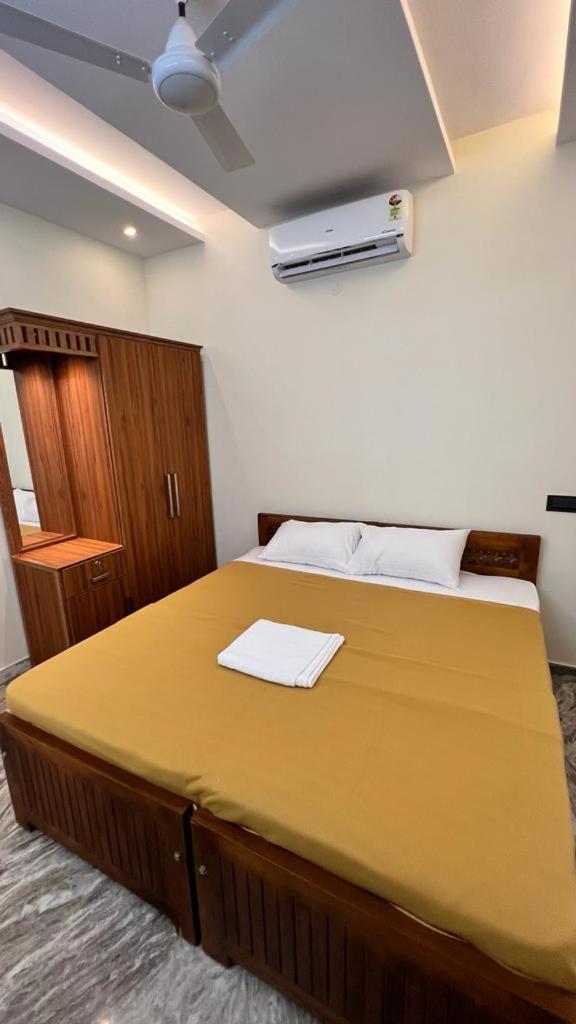 3BHK Apartment Near Amrita Hospital view 3