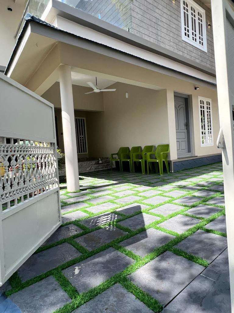 3BHK Apartment Near Amrita Hospital view 4