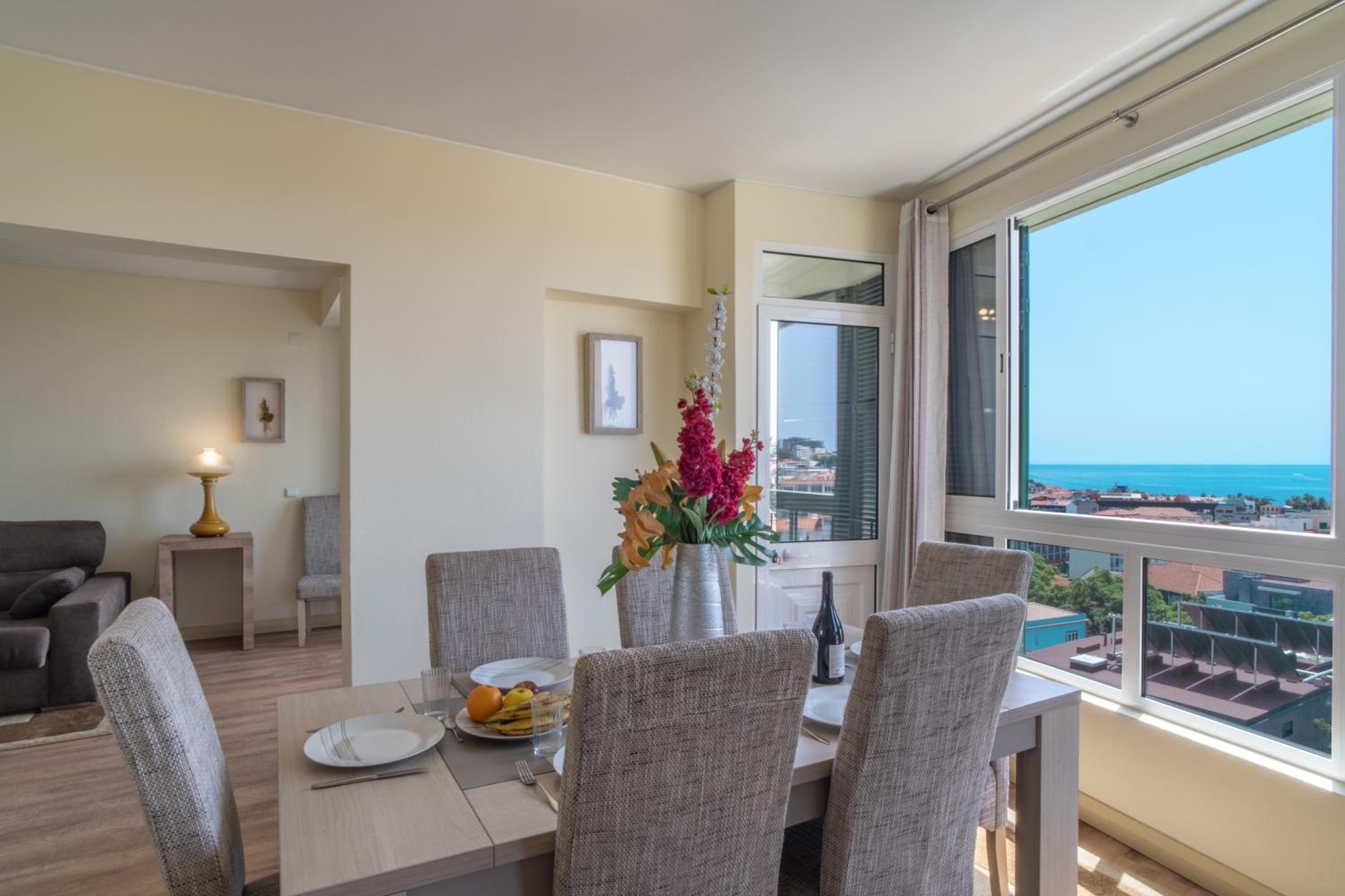T3 Apartment Elias Garcia view 5