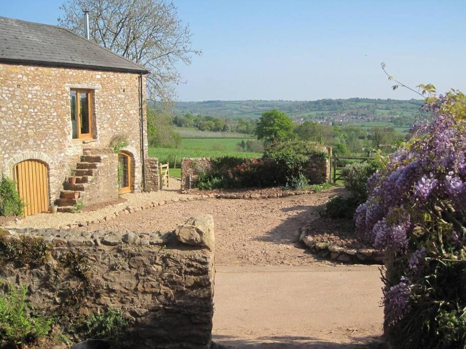 Luggs Barn - Beautiful Devon Hideaway view 3