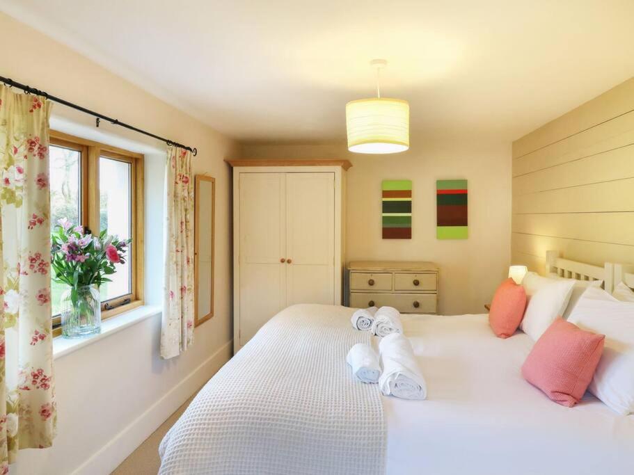 Luggs Barn - Beautiful Devon Hideaway view 5