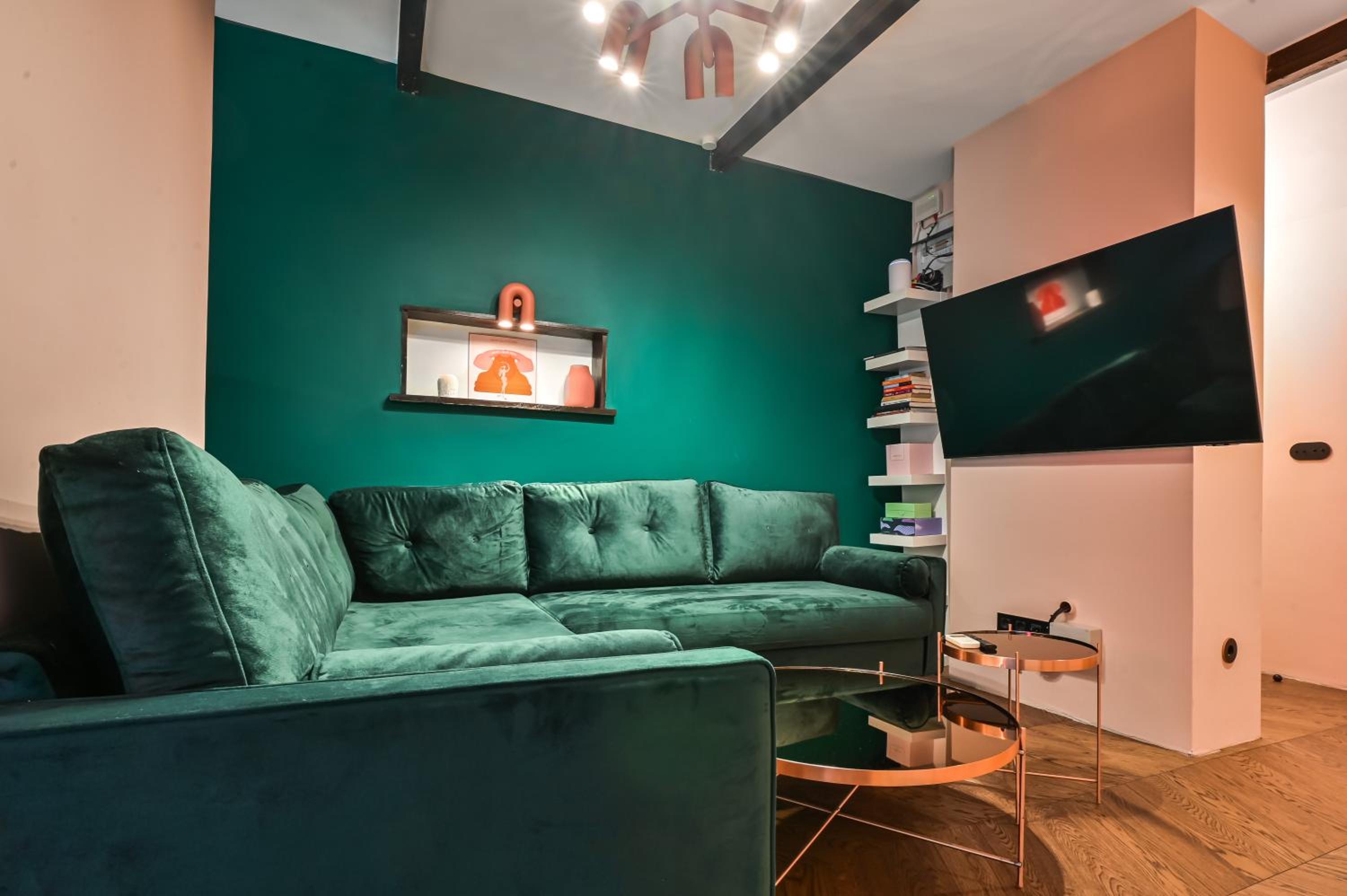 Cozy 1BD Apartment with Private Patio in Lozenets by Flat Mаnager