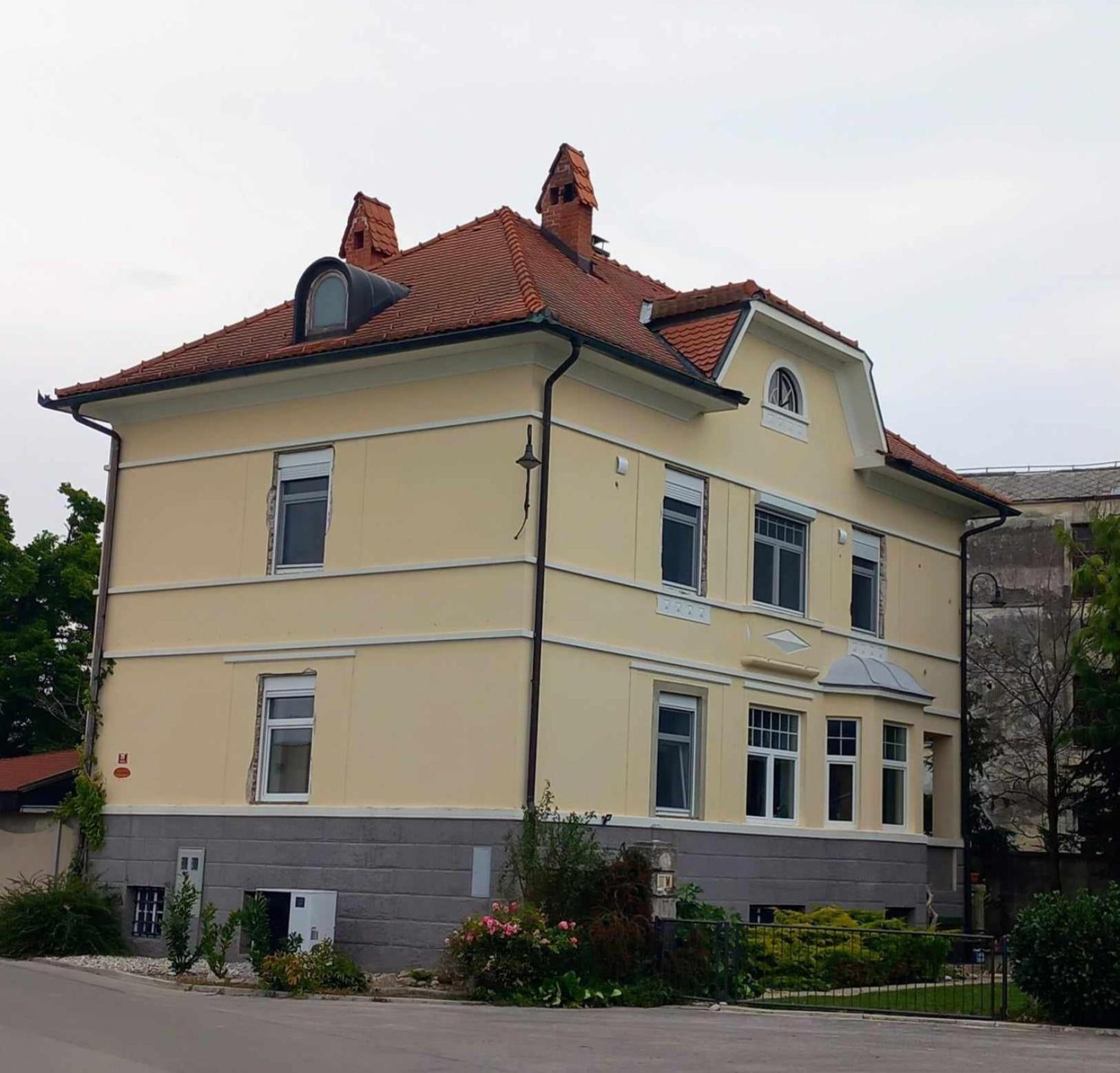 Photo 10