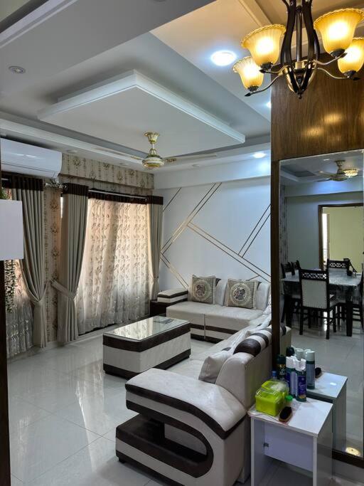 Airly, bright secured flat, Zigatola, Dhanmondi