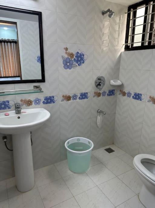 Airly, bright secured flat, Zigatola, Dhanmondi