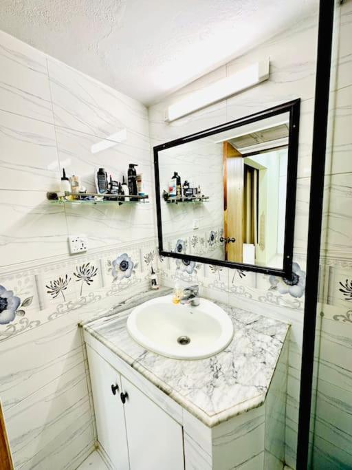 Airly, bright secured flat, Zigatola, Dhanmondi