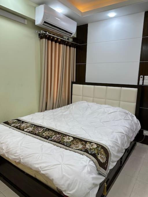 Airly, bright secured flat, Zigatola, Dhanmondi
