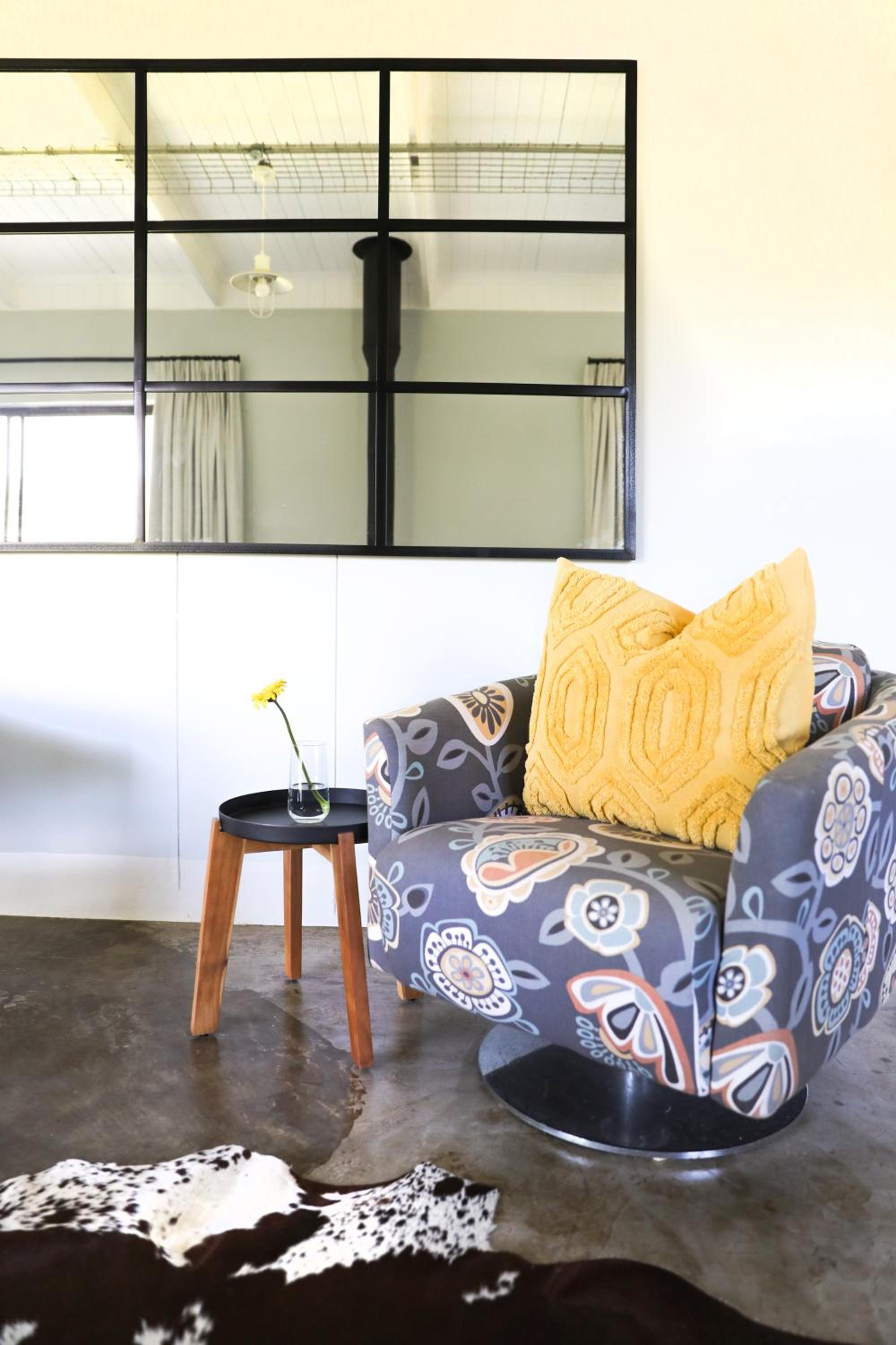 Nguni Place - a self-catering, modern apartment. view 4