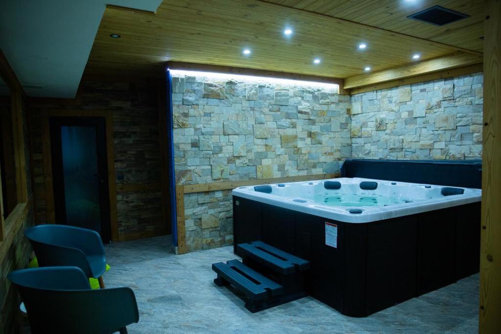 KABAN BOUTIQUE HOTEL - 5Star Central Villa in Vatra Dornei, photo 40