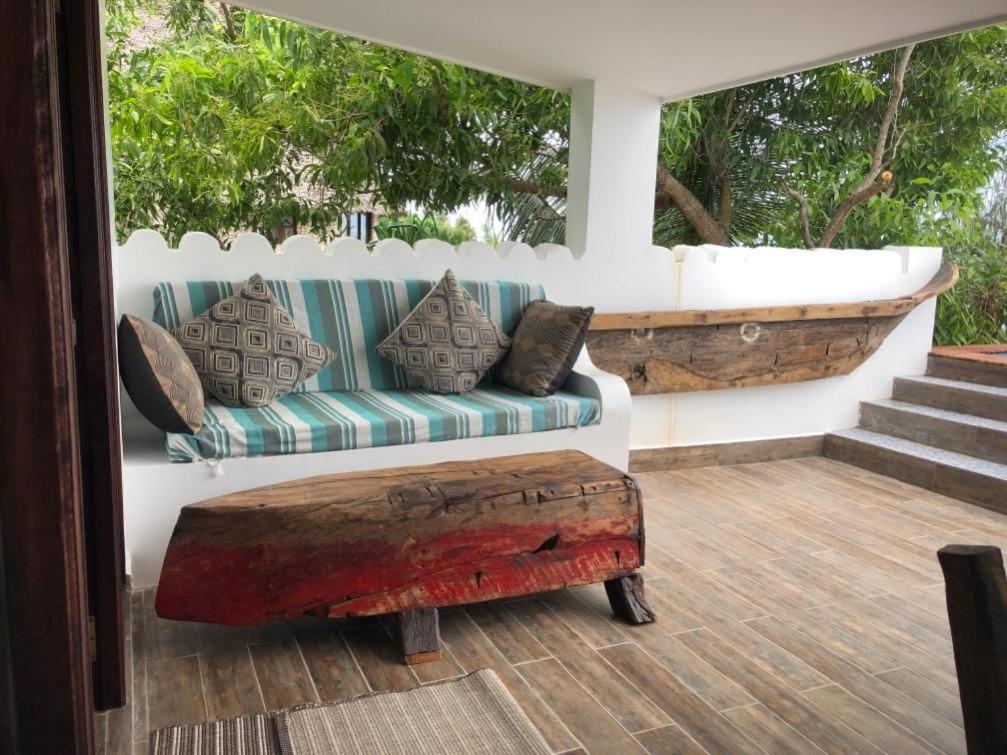 Zi Loft Beach Cottage view 4
