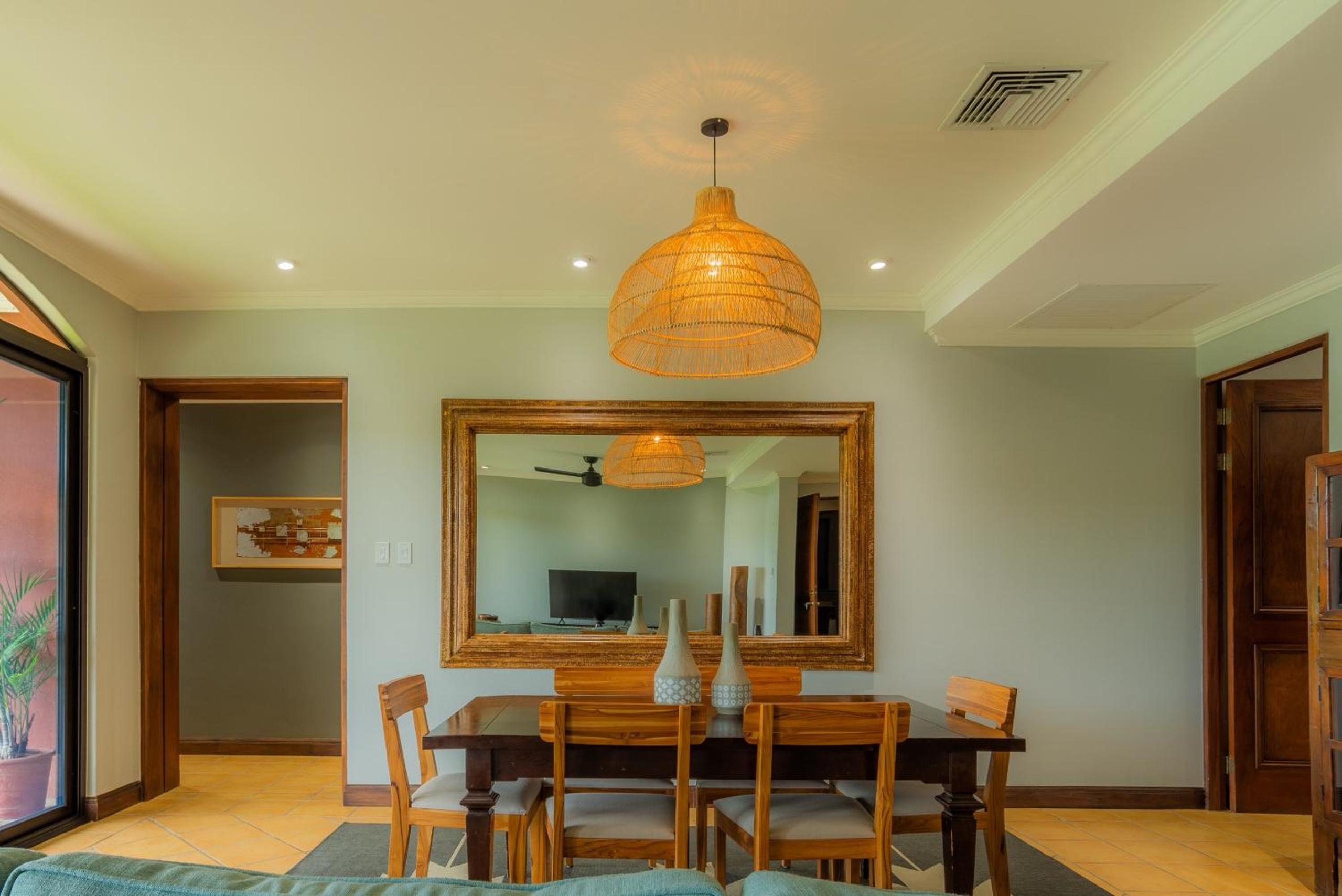 Bougainvillea 8103 Luxury Apartment - Reserva Conchal