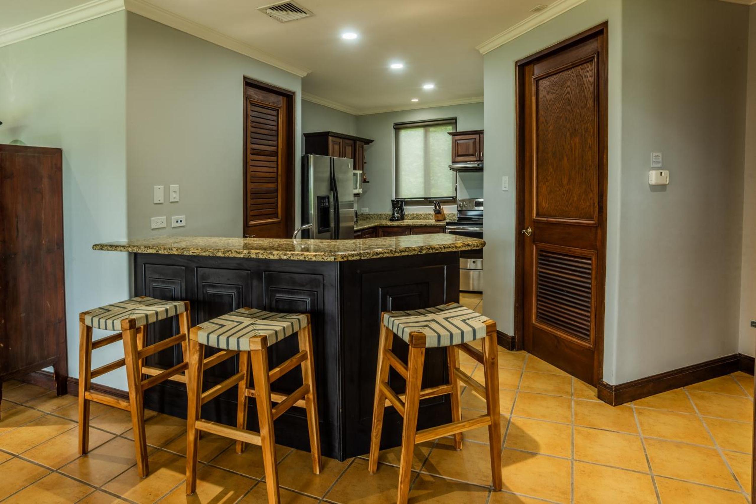 Bougainvillea 8103 Luxury Apartment - Reserva Conchal