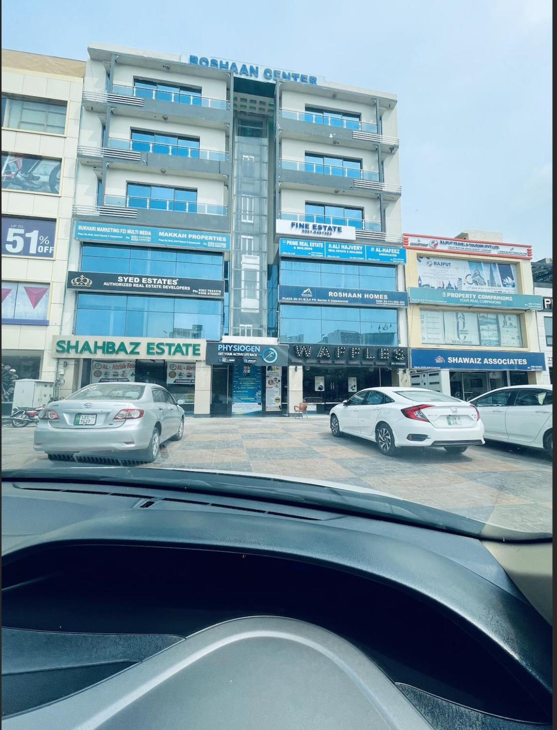Luxury Private Top Floor Apartment in Heart of Bahria Town