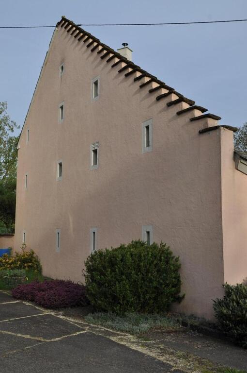 Alte Schmiede in denkmalgeschützter Hofanlage