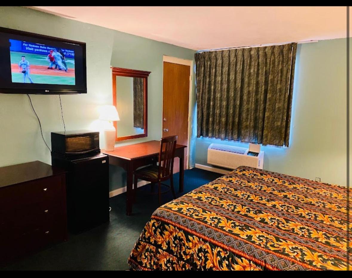 Economy Inn of Greenville, Near ECU Health Center view 2