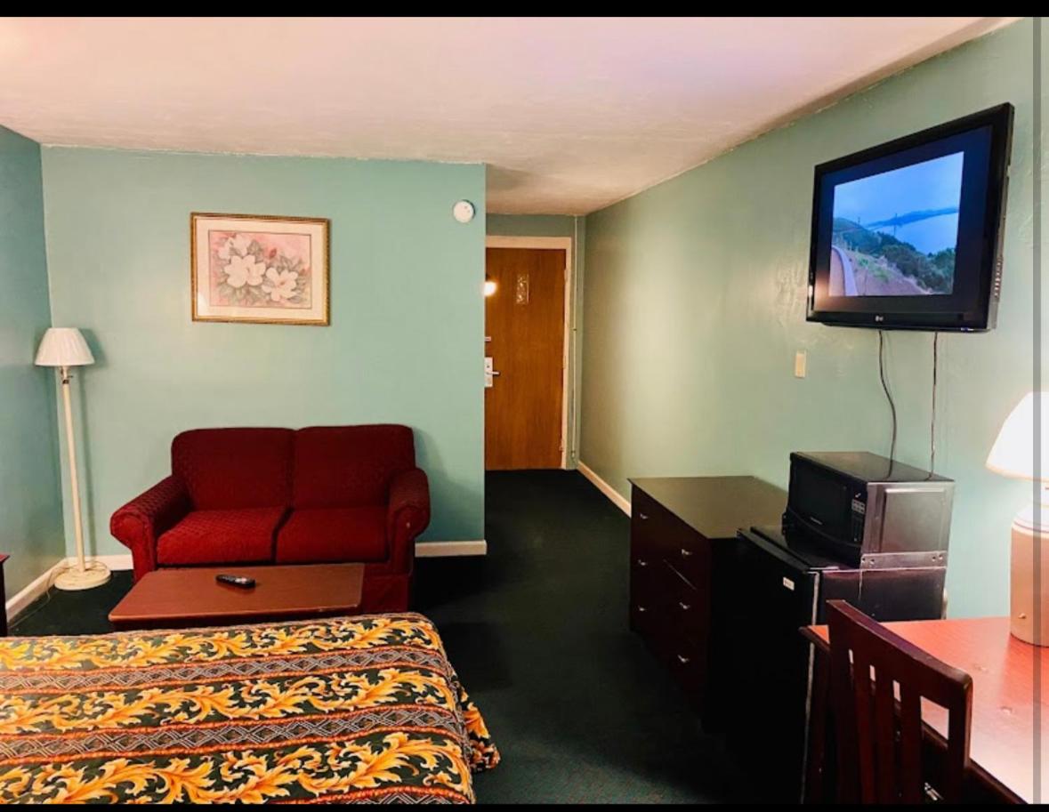 Economy Inn of Greenville, Near ECU Health Center view 4