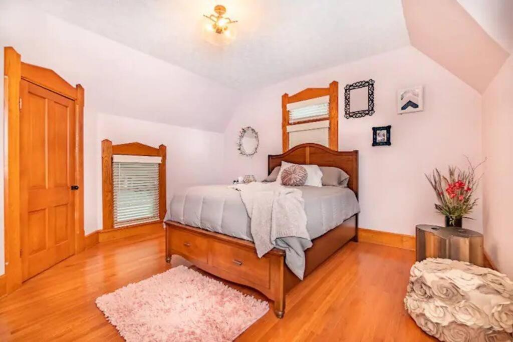 Major Dunbar Home view 5