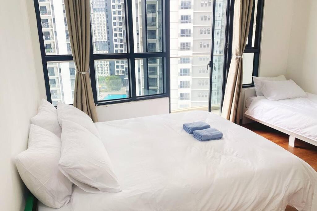 Muji Style KL Gateway Premium Residence with Infinity Pool Bathtub