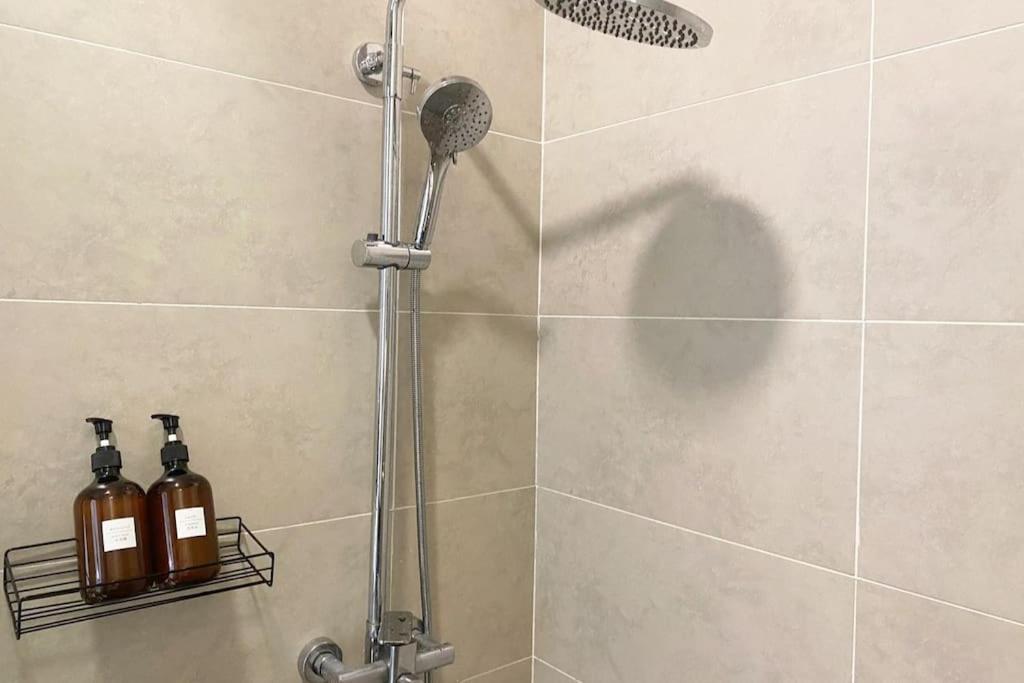 Muji Style KL Gateway Premium Residence with Infinity Pool Bathtub