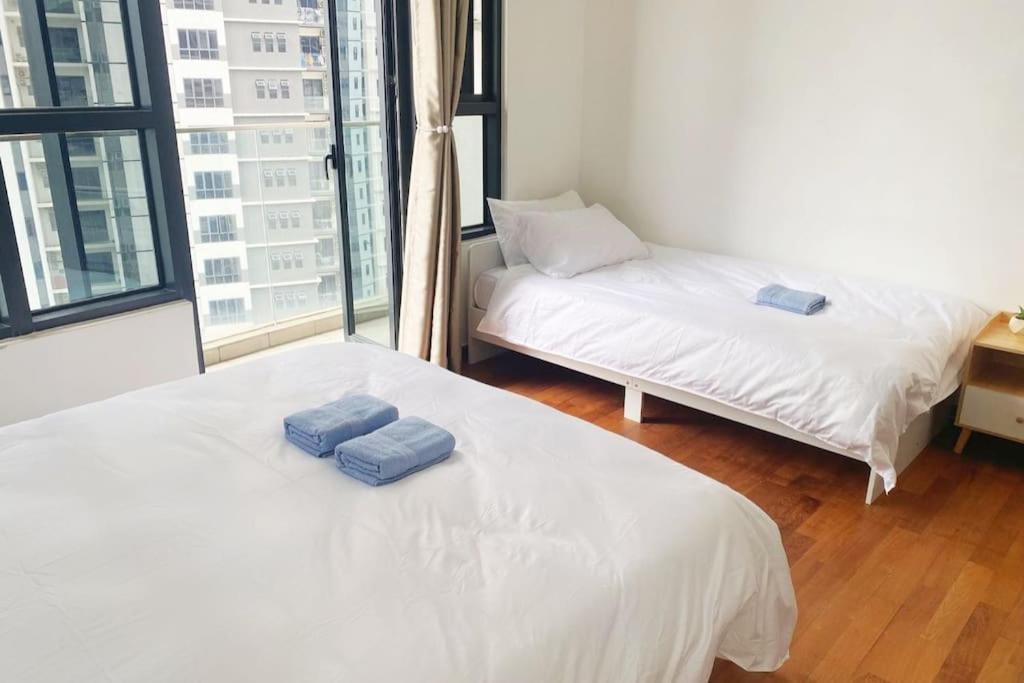 Muji Style KL Gateway Premium Residence with Infinity Pool Bathtub