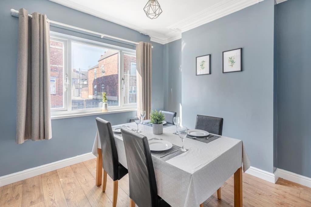 Jefferson 4 Bed, 5 Guests view 4