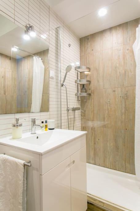 Principe Real cool and artistic 3 bedrooms flat!