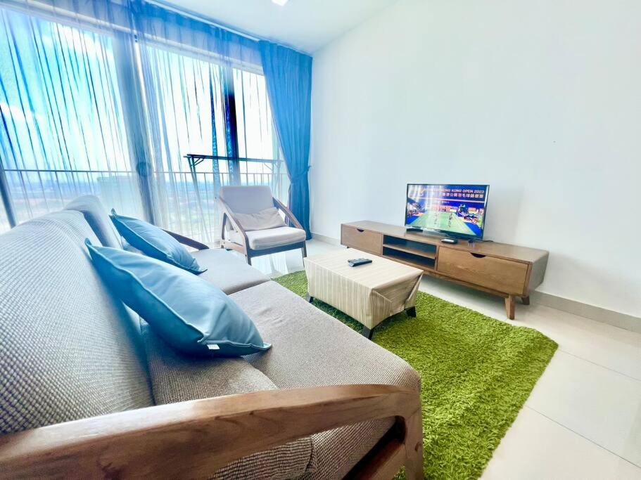 T3 1-10 Pax Trefoil 2Room Setia Alam Cozy Home WiFi TV photo 4
