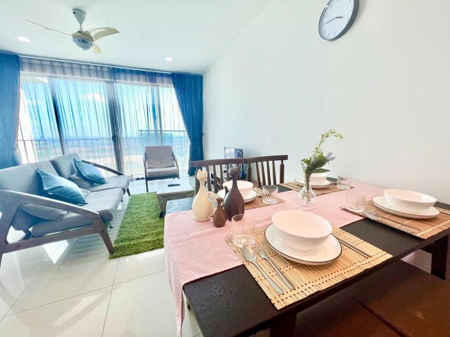 T3 1-10 Pax Trefoil 2Room Setia Alam Cozy Home WiFi TV photo 6