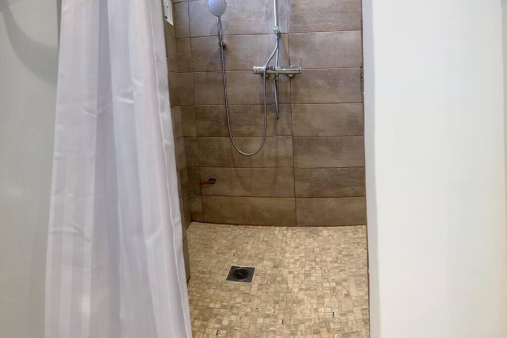 HighEnd 5BDR NewApt w/Breathtaking Acropolis View