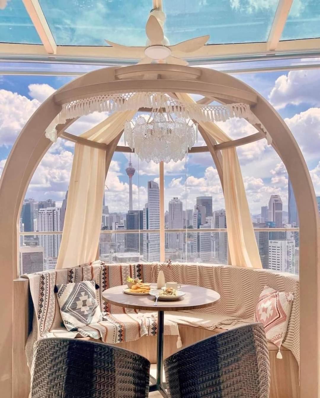 Regalia Luxury Suites KLCC - by Cozy Stay