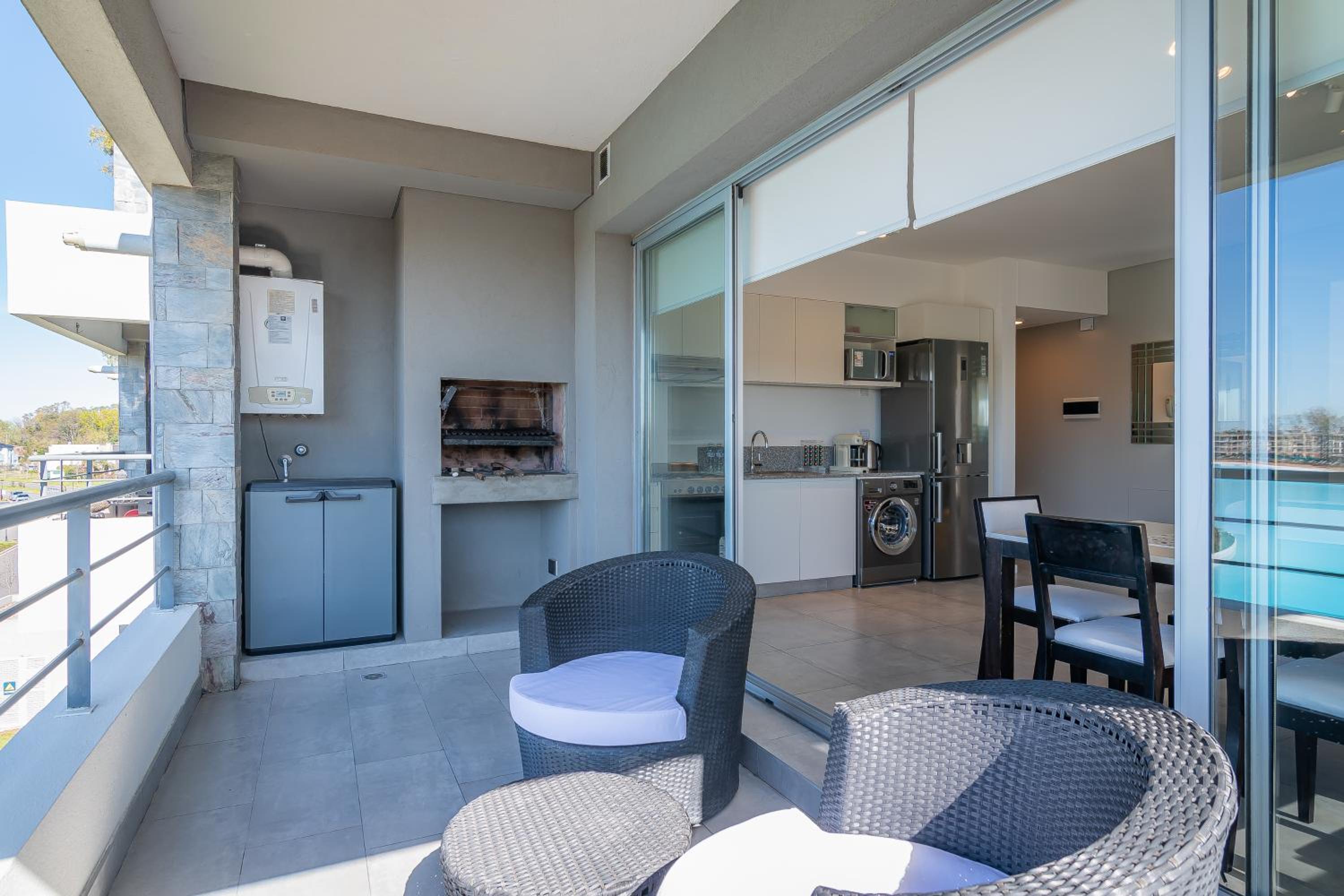 Your Oasis 2-BD Crystal Lagoon Pilar