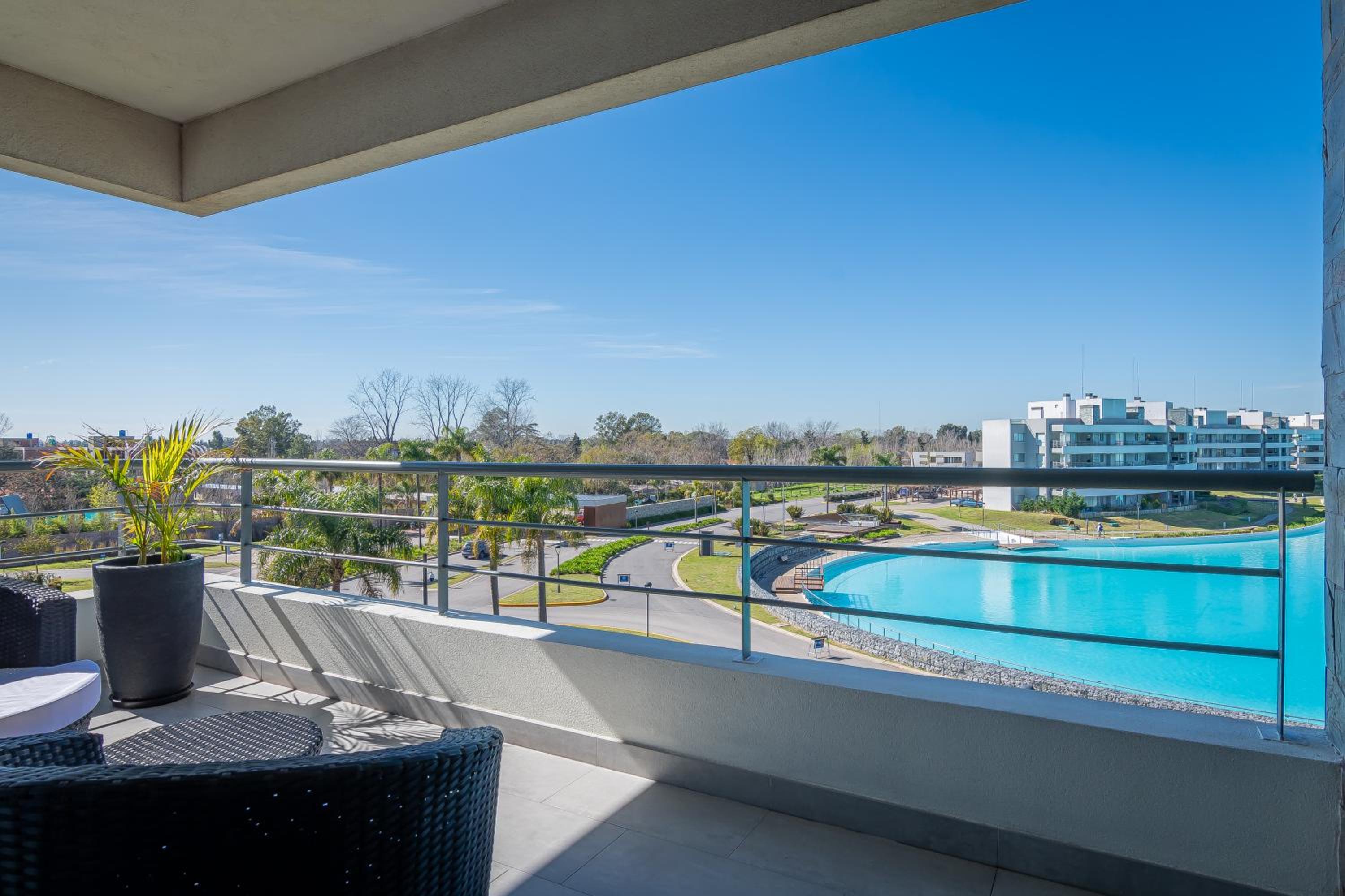 Your Oasis 2-BD Crystal Lagoon Pilar