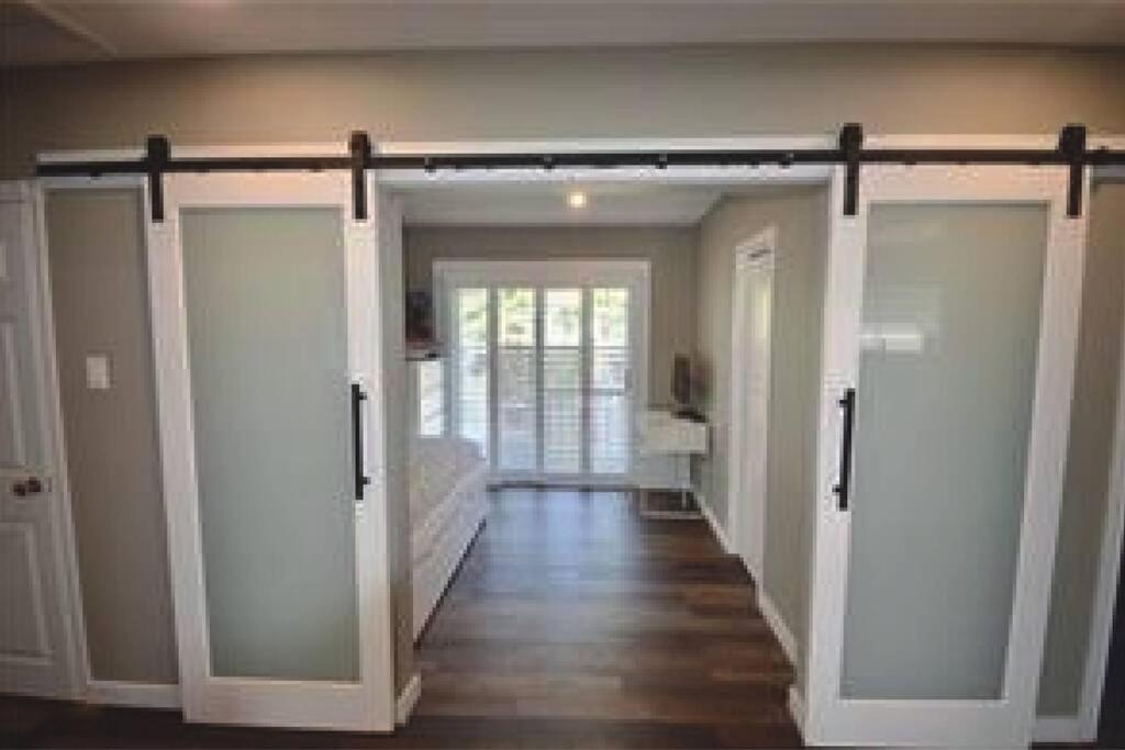 Cozy 3BR Family Getaway - Niagara Pool Oasis