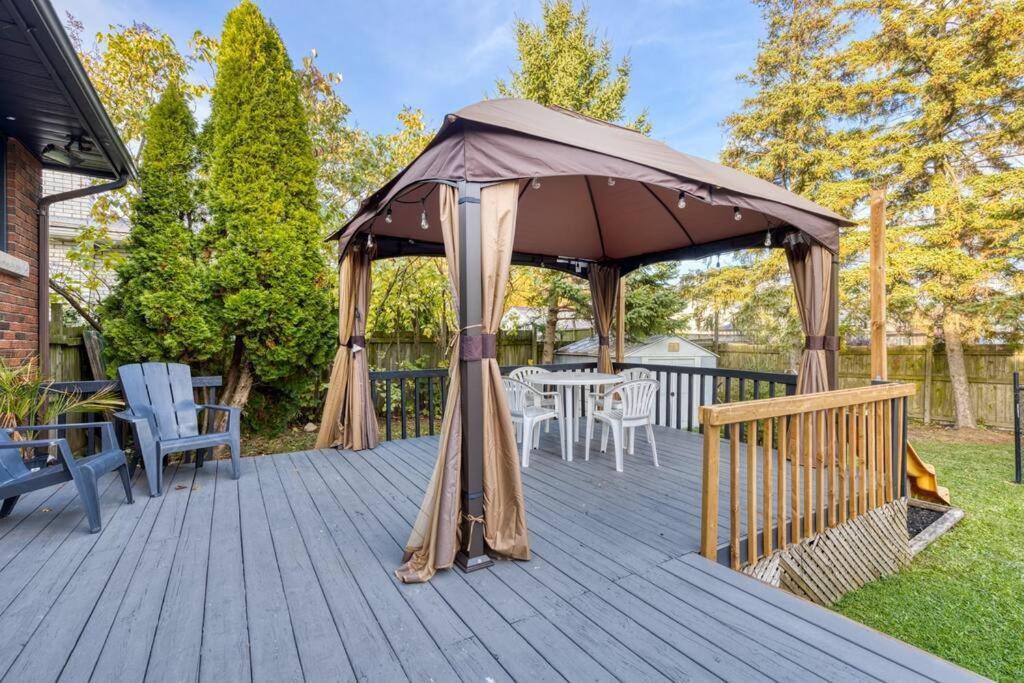 Cozy 3BR Family Getaway - Niagara Pool Oasis