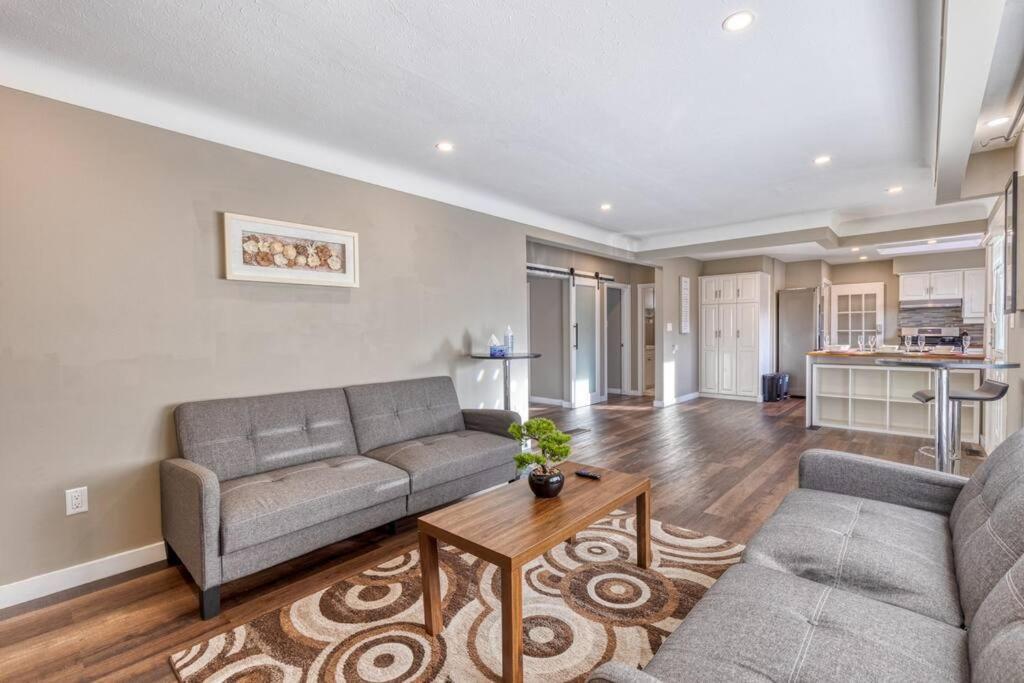Cozy 3BR Family Getaway - Niagara Pool Oasis