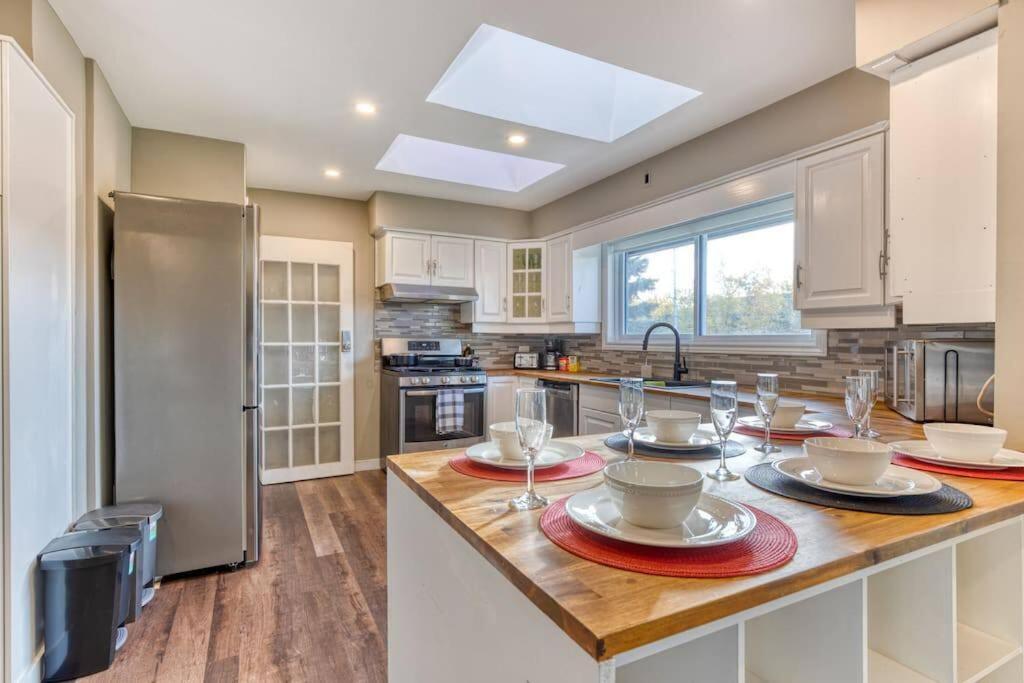 Cozy 3BR Family Getaway - Niagara Pool Oasis