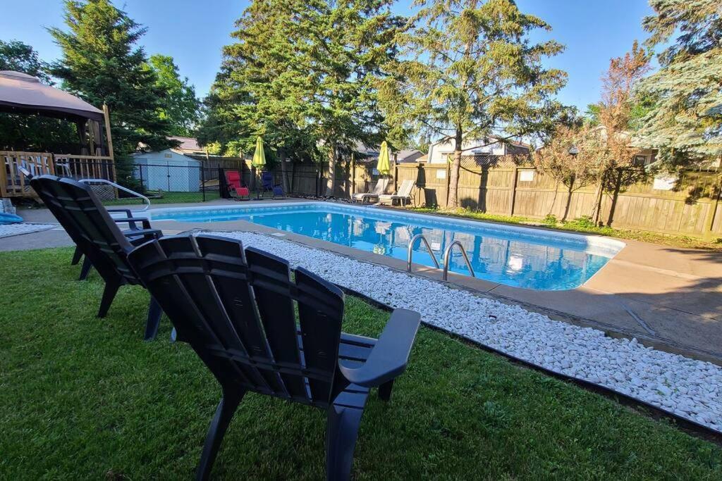 Cozy 3BR Family Getaway - Niagara Pool Oasis
