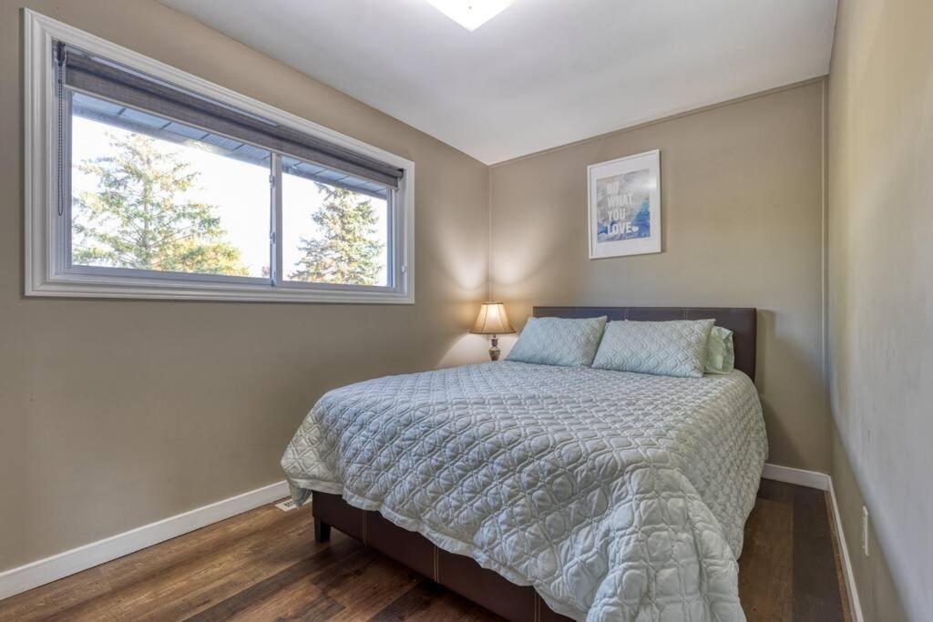 Cozy 3BR Family Getaway - Niagara Pool Oasis