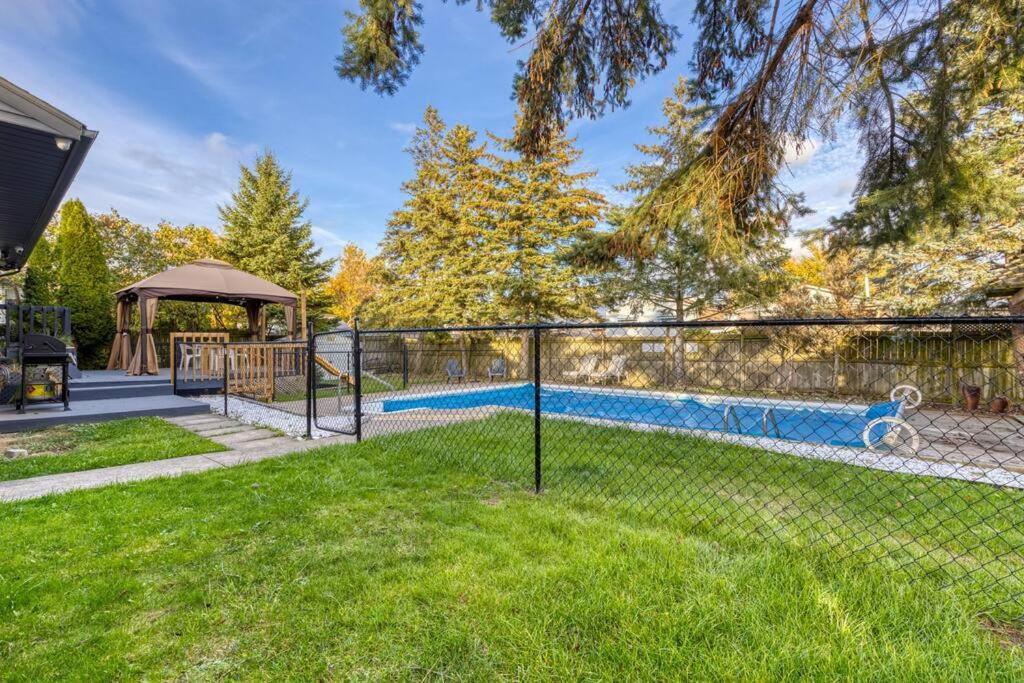 Cozy 3BR Family Getaway - Niagara Pool Oasis