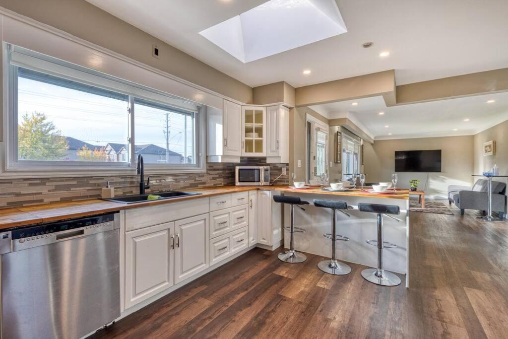 Cozy 3BR Family Getaway - Niagara Pool Oasis