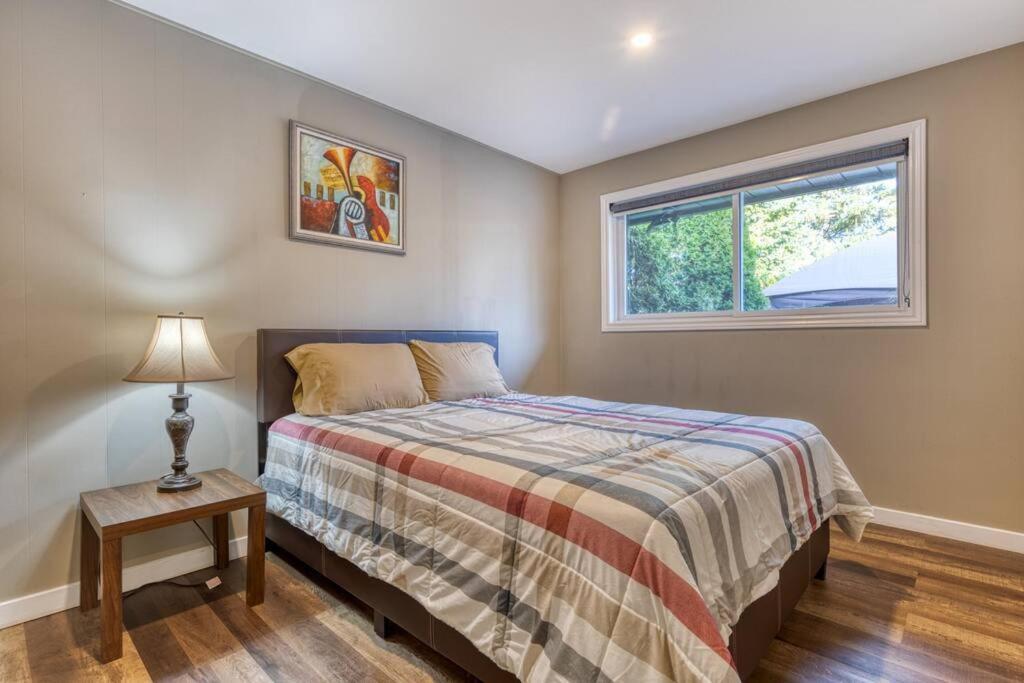 Cozy 3BR Family Getaway - Niagara Pool Oasis