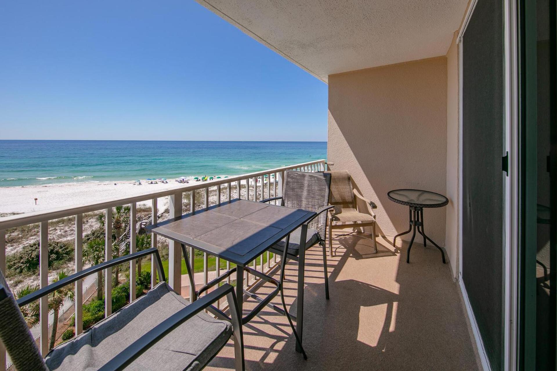 Destin on the Gulf 702 - Directly on the beach seventh floor with the best views