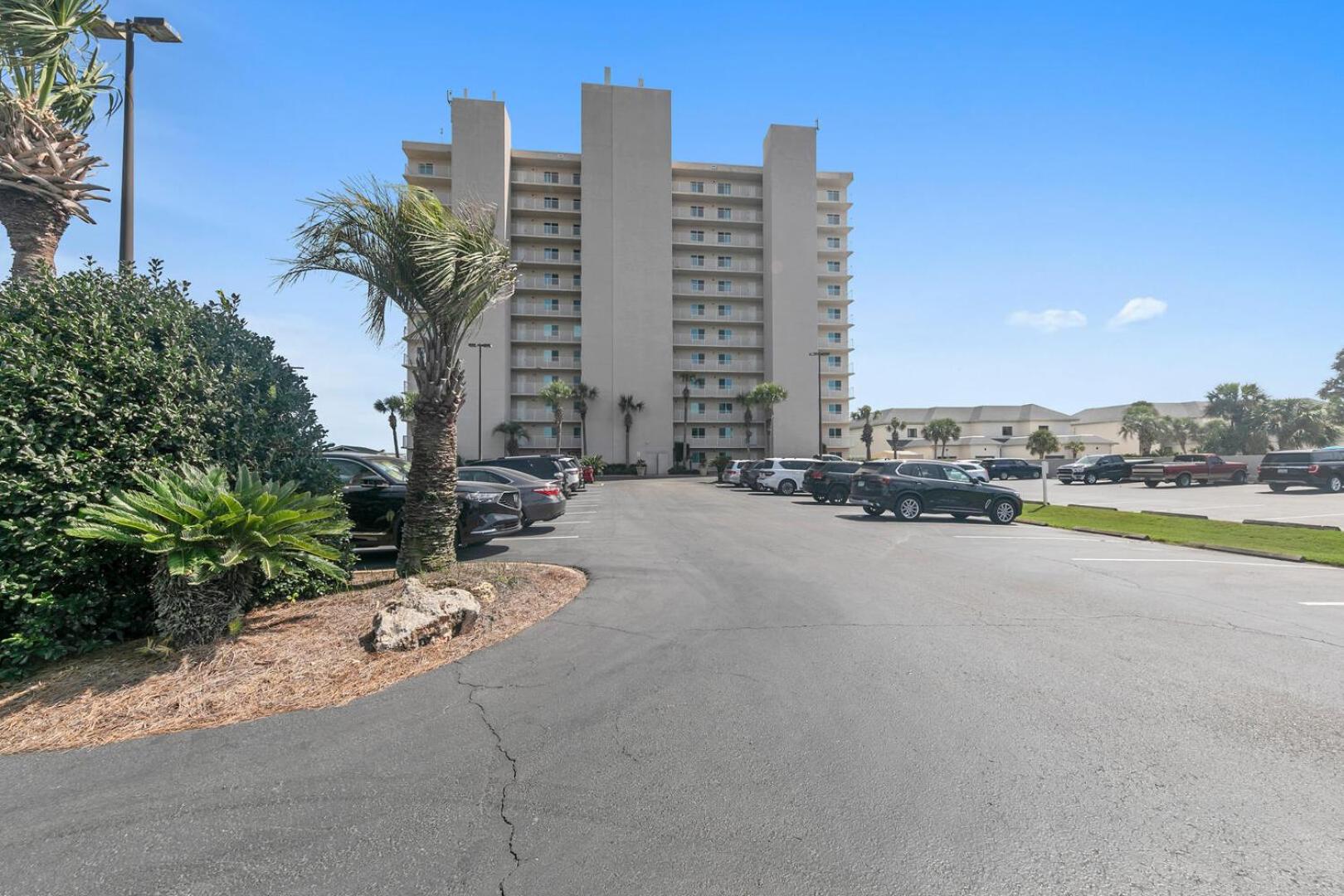 BeachCrest 101 - Directly on the beach in the heart of Seagrove Beach along 30A